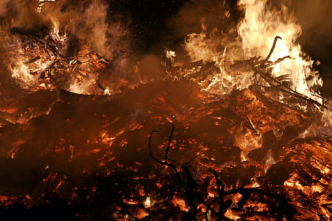 fire, easter fire, easter, fire - Natural Phenomenon, heat - Temperature, flame, nature, burning, night, no people, land, communication, mountain, orange color, geology, beauty in nature, lava, outdoors, motion, environment, firewood, wood - material, bonfire, power in nature, 4K, CC0, public domain, royalty free