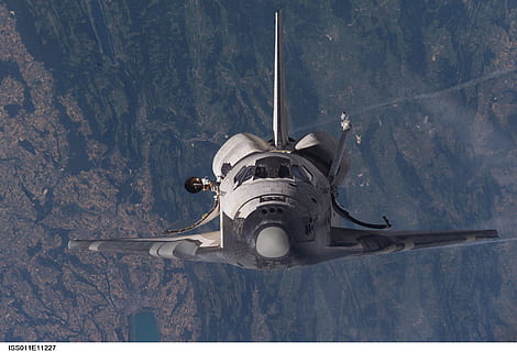Space Shuttle, navetta, spazio, vista frontale, da iss, stazione Spaziale Internazionale, navicella spaziale, veicolo, esplorazione, volante, mezzi di trasporto, veicolo aereo, giorno, all'aperto, mezz'aria, modo di trasporto, natura, nessuno, aereo, sicurezza, tecnologia, movimento, montagna, aereo da combattimento, industria aerospaziale, cabina di pilotaggio, viaggio, sorveglianza, vista dall'alto, 2K, CC0, dominio pubblico, privo di copyright