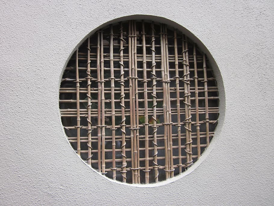 runde vindue, muddervæg, bambus, cirkel, arkitektur, ingen mennesker, bygget struktur, tæt på, bygning udvendig, sikkerhedsbjælke, dag, indendørs, fængsel, murbygningsfunktion, geometrisk form, vindue, form, mønster, bygning, rist, gitter, væg, design, udendørs, metal, tekstureret, smedejern, udstødningsventilator, 4K