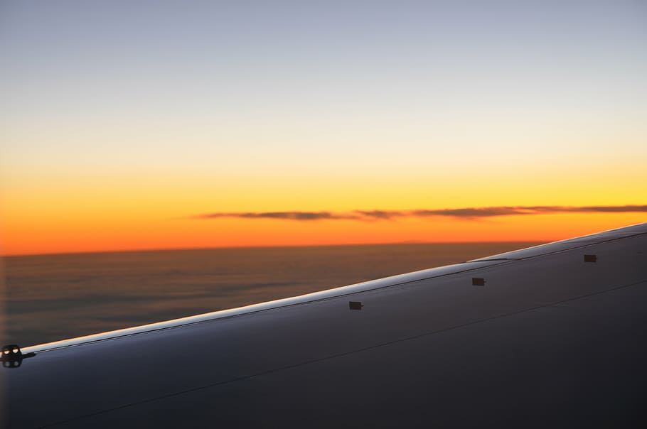 posta de sol, finestra de l’avió, transport, vehicle aeri, manera de transport, cel, avió, viatjar, volant, ala dels avions, còpia espai, cap gent, naturalesa, motor, moviment, viatge, núvol - cel, sol, a l'aire lliure, horitzó, motor de reacció, avió privat, 4K