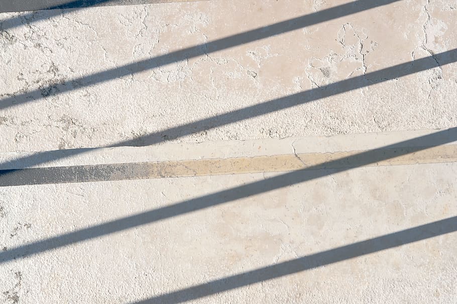 calcestruzzo, struttura, lineare, modello, parete, luce, orizzontale, banda, del desktop, astratto, costruzione, retrò, vecchio, sfondo, tessuto, difficile, roccia, all'aperto, interno, luce del sole, ombra, vista dall'alto, giorno, nessuno, natura, fotogramma intero, sfondi, strutturato, ringhiera, soleggiato, concentrarsi sull'ombra, architettura, struttura costruita, sentiero, caratteristica della parete, avvicinamento, beige, 4K