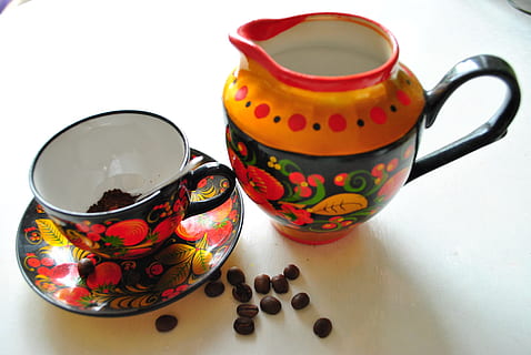 Geschirr, Kaffee, einstellen, Tasse, Becher, Getränk, Keramik, drinnen, Essen und Trinken, Kaffeetasse, Erfrischung, Studioaufnahme, weißer Hintergrund, Porzellan, Muster, keine Leute, Teetasse, heisses Getränk, Blumenmuster, Tee, Nahansicht, Teekanne, 4K, CC0, gemeinfrei, lizenzfrei