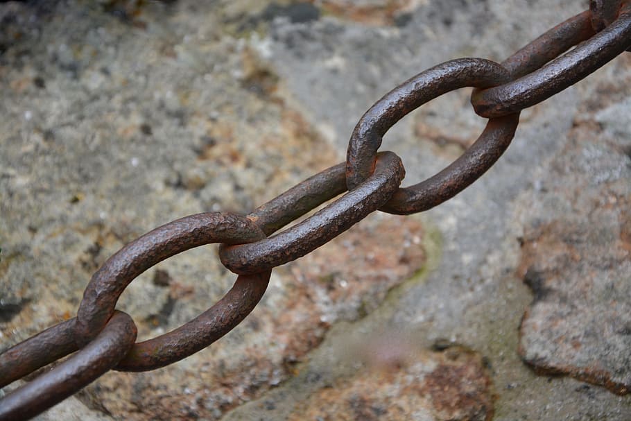 cadena, metall, enllaç de cadena, anells, cadenat, f, rovellat, centrar-se en primer pla, cap gent, força, primer pla, sòlid, textura, dia, enfocament selectiu, a l'aire lliure, resistent, naturalesa, rock - object, funció de construcció de parets, patró, rock, ferro, vell, 5K
