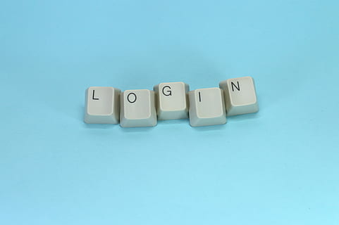 fünf, Weiß, Tastaturtasten, Technologie, Nummer, Tastatur, Computer, Text, Schlüssel, Taste, Symbol, Alphabet, Hintergrund, Charakter, Geschäft, Internet, Ansatz, Typografie, Brief, Kommunikation, Mensaje, pc, Konzept, online, Netzwerk, global, modern, technisch, elektronisch, Handel, kreativ, Blau, Studioaufnahme, drinnen, Blauer Hintergrund, Stillleben, Nahansicht, keine Leute, Großbuchstabe, kopieren sie platz, farbiger Hintergrund, westliche Schrift, Computerschlüssel, Anordnung, High Angle View, Verbindung, Pille, Dosis, ausgeschnitten, türkisfarben, 5K, CC0, gemeinfrei, lizenzfrei