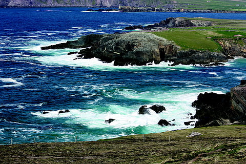 dingle, Atlàntic, penya-segats, navega, mar, Irlanda, Kerry, onada, Costa, esprai, rock, oceà, costaner, aigua, platja, terra, moviment, bellesa a la natura, sòlid, rock - object, dia, esport, naturalesa, vista d’angle alt, surf, escenics - natura, esport aquàtic, a l'aire lliure, trencament, 4K, CC0, domini públic, lliure de regalies