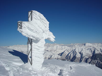attraversare, vertice, Grignone, la neve, inverno, blu, temperatura fredda, cielo sereno, cielo, Colore bianco, montagna, natura, bellezza nella natura, giorno, la tranquillità, scenics - natura, scena tranquilla, nessuno, congelato, ambiente, paesaggio, scena non urbana, montagna innevata, 4K, CC0, dominio pubblico, privo di copyright