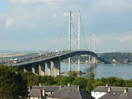 ponte, via, strada, Scozia, Queensferry, fiume, attraversamento, ponte - struttura fatta dall'uomo, connessione, mezzi di trasporto, ingegneria, architettura, struttura costruita, acqua, natura, cielo, nuvola - cielo, giorno, pianta, città, albero, esterno dell'edificio, ponte sospeso, all'aperto, paesaggio urbano, 2K, CC0, dominio pubblico, privo di copyright