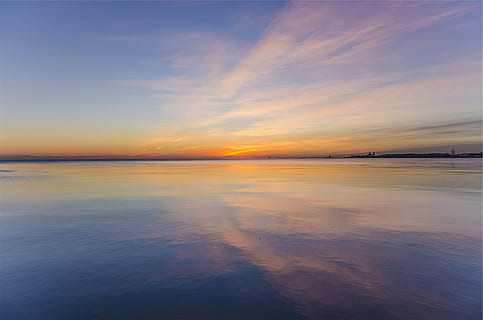 cos, aigua, daurat, hores, sortida del sol, horitzó, posta de sol, cel, reflexió, vespre, tranquil·litat, escena tranquil·la, bellesa a la natura, escenics, naturalesa, idíl·lic, escenics - natura, mar, núvol - cel, color taronja, horitzó sobre l’aigua, davant del mar, exposició llarga, cap gent, platja, 1080P, CC0, domini públic, lliure de regalies