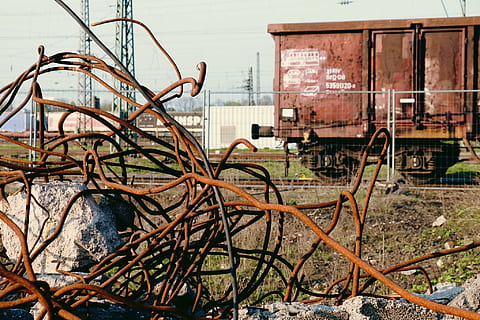 vagó, tren, compartiment, ferrocarril, transport, vell, inoxidable, rovellat, metall, plataforma, tren de càrrega, mitjans de transport públics, Apagat, semblant, vagons de mercaderies, atreviu-vos, trànsit ferroviari, transport de mercaderies, zugfahrt, trànsit, abandonat, obsoleta, dia, cap gent, deteriorament, aixafar, espatllat, declivi, manera de transport, naturalesa, transport per ferrocarril, arquitectura, vehicle terrestre, a l'aire lliure, pista, estructura construïda, roda, arruïnat, 1080P, CC0, domini públic, lliure de regalies