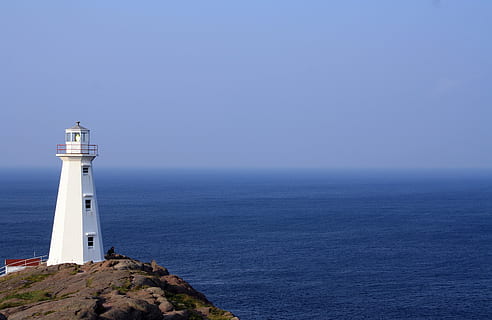 bianca, dipinto, faro, corpo, acqua, nautico, navigazione, Torre, orizzonte, blu, costa, mare, oceano, riva, costiero, marittimo, direzione, guida, esterno dell'edificio, sicurezza, architettura, orizzonte sull'acqua, struttura costruita, protezione, cielo, costruzione, scenics - natura, spiaggia, nessuno, all'aperto, attrezzatura nautica, 2K, CC0, dominio pubblico, privo di copyright