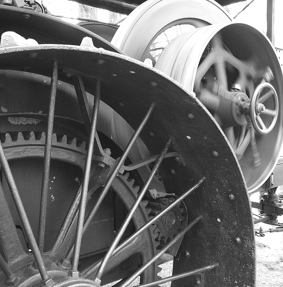 volant, rodes, màquina, vell, històricament, conduir, màquina de vapor, potent, acer, vehicles, metall, primer pla, cap gent, dia, transport, roda, manera de transport, maquinària, a l'aire lliure, fàbrica, equipament, part de la màquina, vehicle terrestre, tub de tub, indústria, tecnologia, naturalesa, connexió, 1080P