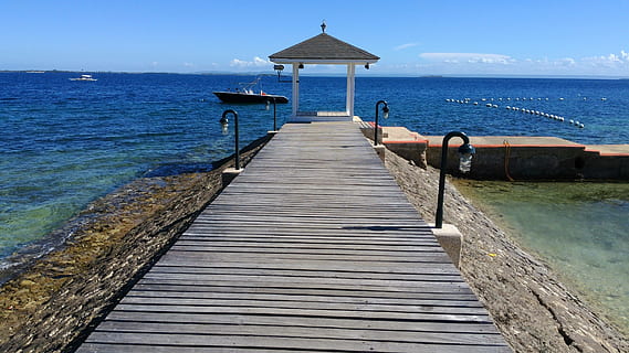 strand, sti, landskab, himmel, sommer, svømning, Gil, en af ​​fjendens skibe, natur, udendørs, Sky, vand, hav, retning, vejen frem, mole, træ - materiale, scenics - natur, arkitektur, horisont, skønhed i naturen, horisont over vand, anløbsbro, rolig scene, ro, jord, bygget struktur, ingen mennesker, faldende perspektiv, træ, træpaneler, 2K, CC0, offentligt domæne, royaltyfrie