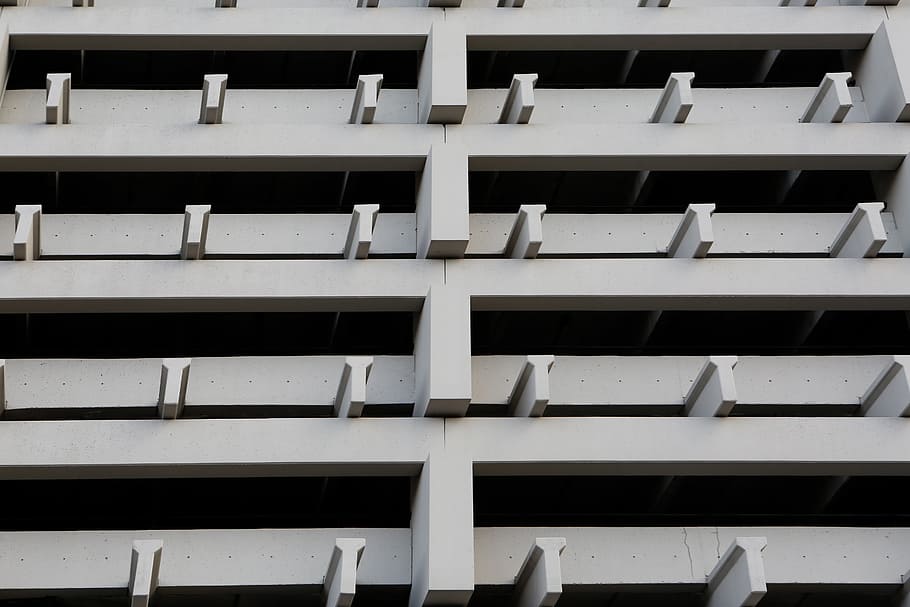 arquitectònic, fotografia, de gran alçada, edifici, alt, pujar, concret, patró, arquitectura, prestatge, a l'interior, marc complet, fons, prestatge per a llibres, cap gent, dia, primer pla, industria del cinema, estructura construïda, exterior de l'edifici, en fila, finestra, vista d’angle baix, repetició, costat a costat, ordre, Color blanc, a l'aire lliure, gran grup d'objectes, 5K