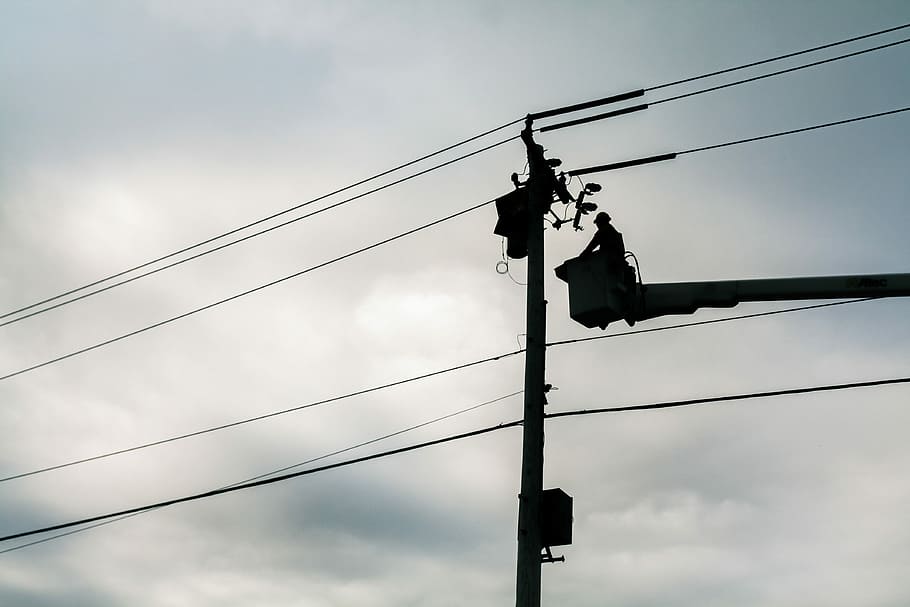 silhuet, gadelampe, dagtimerne, wire mand, pol, kabel, tråd, elektricitet, pylon, himmel, sky - himmel, lav vinkel visning, forbindelse, natur, teknologi, strømkabel, meddelelse, skilt, Strømforsyning, ingen mennesker, udendørs, hængende, lys, transportmidler, belysningsudstyr, brændstof og elproduktion, telefonlinje, 4K