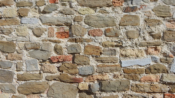 textura, sassi, paret, roques, pedra, pedres, fons, còdols, rock, edifici, color, colors, construcció, imatge, maó, funció de construcció de parets, patró, vell, paret de maó, material de pedra, ciment, arquitectura, estructura construïda, material, resistent, aspre, marró, industria de la construcció, exterior de l'edifici, brut, vermell, arquitectura i edificis, cap gent, marc complet, dia, sòlid, paret de pedra, a l'aire lliure, història, llum solar, el passat, concret, 4K, CC0, domini públic, lliure de regalies