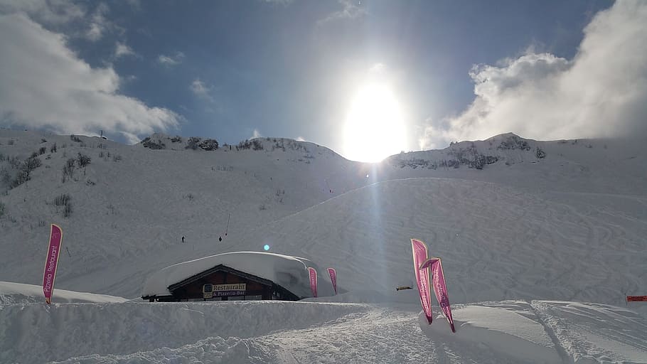 Chatel, stå på ski, sne, piste, alpine, Frankrig, Alperne, ski, vinter, kold, fransk, hvid, eventyr, snedækkede, himmel, sollys, bjerg, kold temperatur, sky - himmel, natur, scenics - natur, rejse, bjergkæde, skønhed i naturen, miljø, linseflare, rejsemål, ro, sol, landskab, transportmidler, snedækket bjerg, 2K