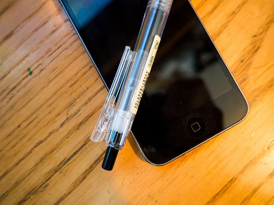 i phone, mobile, penna, tecnologia, ufficio, scrivania, attività commerciale, in casa, pavimento in legno, vista dall'alto, legno - materiale, assistenza sanitaria e medicina, legna, pavimentazione, tavolo, nessuno, connessione, avvicinamento, test medico, natura morta, sangue, ricerca, formazione scolastica, esame del sangue, esame medico, tecnologia wireless, 4K