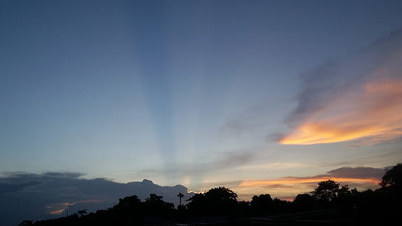 Dom, leve, Magia, céu, nuvem - céu, beleza na natureza, silhueta, scenics - natureza, por do sol, tranquilidade, cena tranquila, árvore, ninguém, natureza, plantar, idílico, panorama, meio Ambiente, azul, cena não urbana, céu dramático, ao ar livre, crescimento, 2K, CC0, domínio público, royalty free