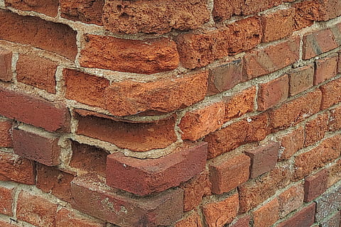 Wand, alt, Ziegel, beenden, alte Mauer, Steinwand, Mauerwerk, verwittert, verlassen, Ziegelwand, Vollbild, Hintergründe, Backstein, gebaute Struktur, die Architektur, keine Leute, Wandbau - Funktion, Tag, texturiert, Muster, braun, Nahansicht, draußen, Rau, rot, solide, Natur, 4K, CC0, gemeinfrei, lizenzfrei