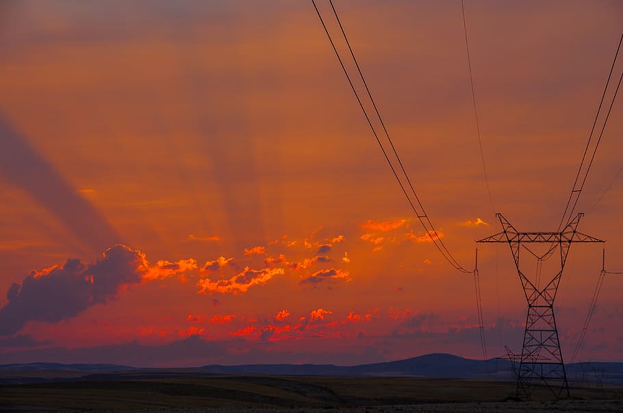 dia, posta de sol, solar, núvol, vermell, directa, konya, gall dindi, desert, paisatge, silueta, cel, generació de combustible i energia, tecnologia, cable, electricitat, piló d’electricitat, cap gent, núvol - cel, color taronja, línia elèctrica, bellesa a la natura, escenics - natura, Font d'alimentació, medi ambient, escena tranquil·la, tranquil·litat, connexió, naturalesa, 4K