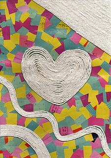 Zeichenfolge, Herz, Collage, Muster, Hintergründe, Dekoration, Kunst und Handwerk, Kreativität, mehrfarbig, Herzform, Design, keine Leute, drinnen, positive Emotionen, Kunst, Emotion, Nahansicht, Textil-, Liebe, High Angle View, Stillleben, gestalten, Tabelle, Holz - Material, Papier-, Blumenmuster, 2K, CC0, gemeinfrei, lizenzfrei