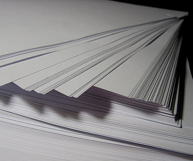white papers, papel, resma, pilha, em camadas, branco, Nota, escrita, composição, documento, escola, em branco, Folha, escritório, estacionário, papelada, o negócio, mensagem, escrito, esvaziar, escrever, texto, comunicação, Educação, Lista, cópia de, modelo, caligrafia, criatividade, em formação, palavra, carta, memorando, página, aviso prévio, jornalista, arquitetura, estrutura construída, ninguém, visão de baixo ângulo, padronizar, céu, exterior do edifício, dia, natureza, ao ar livre, construção, cidade, moderno, janela, fechar-se, abstrato, forma, recurso de construção de parede, têxtil, 2K, CC0, domínio público, royalty free