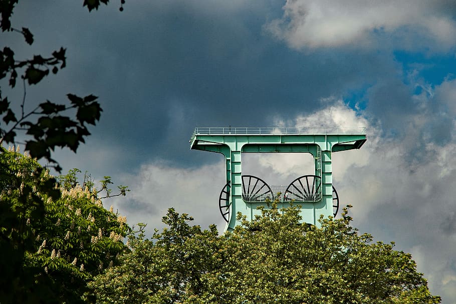 bochum, headframe, těžební průmysl, hornictví, průmysl, Ruhr oblast, hornické muzeum, těžit, uhlík, účtovat, sever rhine westphalia, dopravní systém, mrak - nebe, strom, den, venku, nikdo, nebe, rostlina, Příroda, nízký úhel pohledu, architektura, stavba, růst, zelená barva, věž, exteriér budovy, kov, basketbal - sport, bezpečnost, 5K