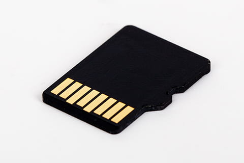 negru micro SD, card SD, compact, date, digital, micro SD card, disc, electronic, echipament, memorie flash, mass-media, izolat, mini, portabil, sigur, mic, depozitare, tehnologie, minuscul, culoare neagră, un singur obiect, culoare alba, fundal alb, nici o persoana, a închide, studio shot, în interior, elimina, direct deasupra, cerneală, vedere în unghi mare, comunicare, model, eticheta, frumuseţe, 1080P, CC0, domeniu public, fără drepturi de autor