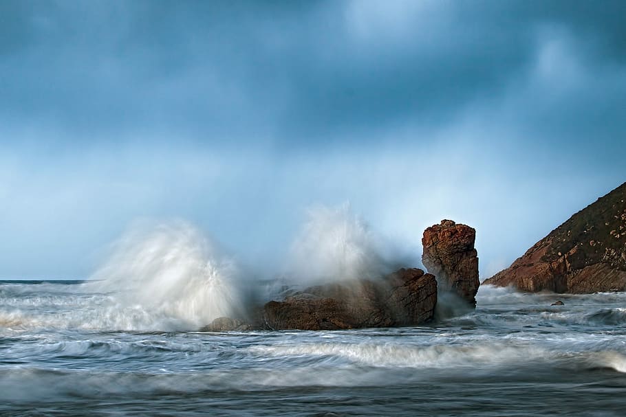 Meer ------- Strand, Wellen, Sonnenuntergang, Landschaft, Meer, Strand, Meeresrand, Ufergegend, Natur, keine Leute, draußen, Bewegung, Wasser, Welle, Schönheit in der Natur, Kraft in der Natur, plantschen, Leistung, Szenen - Natur, Bewegungsunschärfe, Himmel, Warnschild, brechen, Rock, wolke - himmel, schlagen, 5K