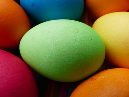 nærbilde, bilde, assortert farge egg dekorasjon, egg, fargerik, påskeegg, påske, maling, farge, farget, munter, vennlig, vakker, vår, spise, nydelig, hartgekocht, kokt, hard, blå, rød, oransje, gul, grønn, oval, eggformet, mat, mat og Drikke, multi farget, ingen folk, feiring, friskhet, stilleben, innendørs, ferie, grønn farge, full ramme, spise sunt, valg, velvære, variasjon, 4K, CC0, offentlig domene, opphavsrett gratis