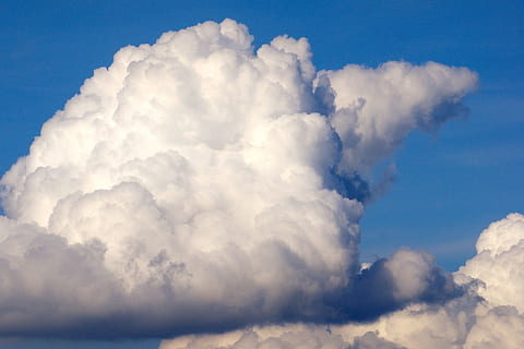 Sky, himmel, blå, skyer form, hvid, sky - himmel, cloudscape, cumulus, skønhed i naturen, atmosfære, storm sky, vind, miljø, natur, baggrunde, overskyet, ingen mennesker, storm, tordenvejr, dramatisk himmel, udendørs, abstrakt, meteorologi, regn, klima, blødhed, ildevarslende, abstrakte baggrunde, 2K, CC0, offentligt domæne, royaltyfrie