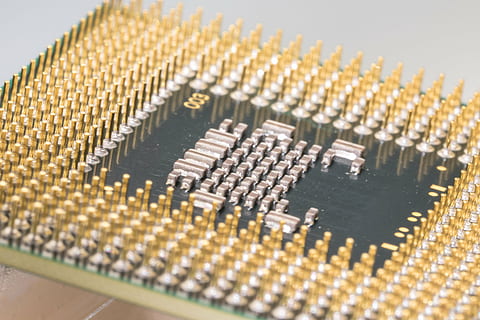 Computer-CPU-Einheit, Zentralprozessor, Prozessor, Makro, Stift, Computer, Elektronik, Datenverarbeitung, Chip, Tafel, Schaltungen, pc, Kontrollzentrum, Verbindungen, Elektrotechnik, Komponente, Technologie, Spur, Daten, elektrisch, Komponenten, Taschenrechner, Software, schließen, Slot, Elektronik-Industrie, Computerchip, Ausrüstung, Leiterplatte, Nahansicht, Computerausrüstung, Komplexität, elektrische Komponente, Industrie, keine Leute, Studioaufnahme, Verbindung, drinnen, Computerteil, Kommunikation, Hauptplatine, selektiver Fokus, Steuerung, elektrische Ausrüstung, 4K, CC0, gemeinfrei, lizenzfrei