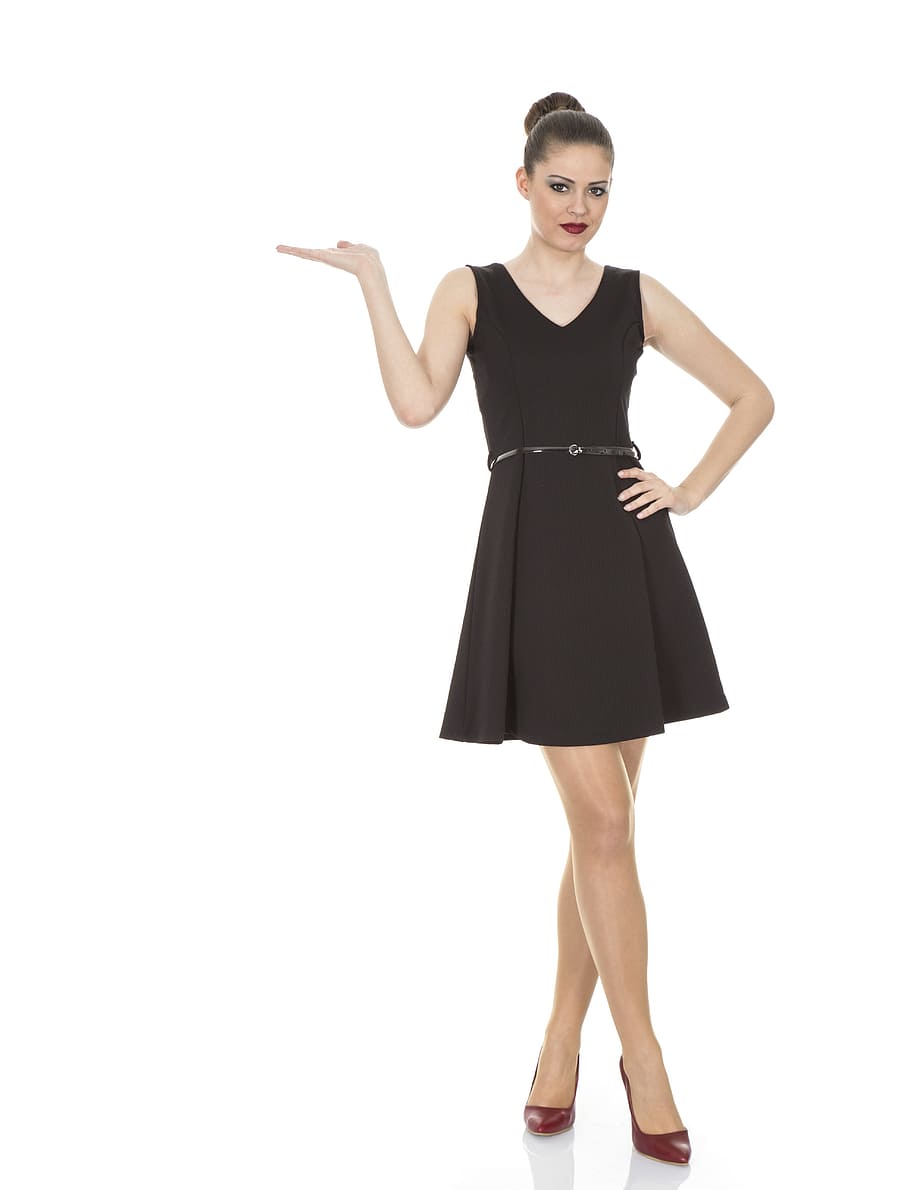 dona, portar, negre, Mini vestit sense mànigues de coll v, model, el, model jove, cara, dit, retrat, noia, exposició, gent, fotografia, humà, contacte, mans, foto, jove, dones, moda, bonic, disparar de moda, estudi, ficció, disseny, lletres msn, noia jove, estètica, ulls, la jove, vista general, Belles Arts, adult, bellesa, la soledat, vestit, fons blanc, cabell, model de bellesa, art, tir de l'estudi, de peu, longitud completa, una persona, tallar, a l'interior, mirant la càmera, vista frontal, adult jove, dona guapa, dones joves, roba, mà, pentinat, 5K