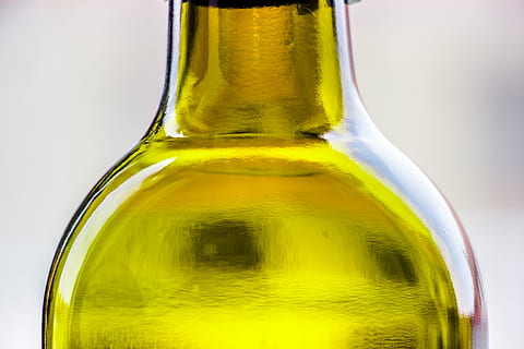 bottiglia, bere, alcool, contenitore, rinfresco, cibo e bevande, birra - alcol, vetro - materiale, bottiglia di birra, birra, colore verde, bicchiere, nessuno, trasparente, giallo, attrezzature domestiche, birra chiara, avvicinamento, astratto, 5K, CC0, dominio pubblico, privo di copyright