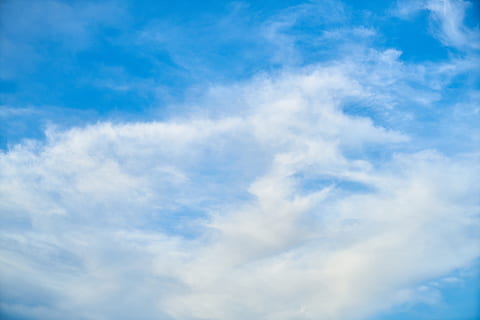 nubes cúmulos, nube, azul, composición, cielo, nubes, blanco, nubes blancas, paisaje, naturaleza, verano, solar, increíble, fondo, espacio, aire, imagen en color, nadie, color vívido, resumen, textura, hermoso, modelo, detalle, copia espacio, antecedentes, ambiental, fotos de detalles, horizontal, atmósfera, color, enfoque selectivo, nube - cielo, belleza en la naturaleza, vista de ángulo bajo, tranquilidad, paisajes - naturaleza, escena tranquila, día, el color blanco, idílico, al aire libre, fotograma completo, meteorología, ambiente, paisaje de nubes, limpiar, 5K, CC0, dominio público, libre de derechos