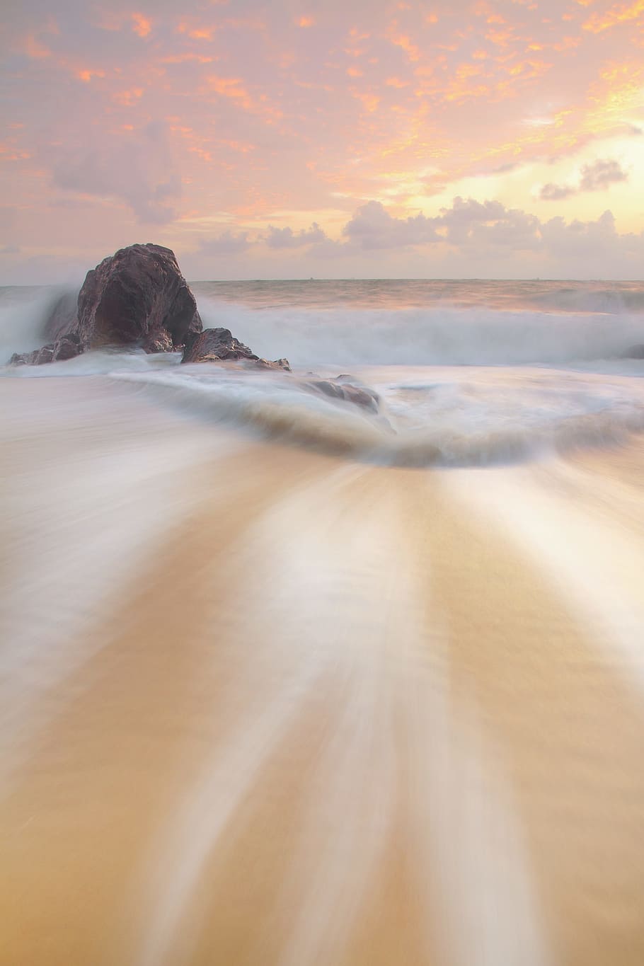Brun, sand, ved siden af, klippe, dagtimerne, strand, sløring, skyer, kyst, daggry, skumring, horisont, ocean, hav, marinemaleri, kysten, himmel, vand, bølger, scenics - natur, skønhed i naturen, jord, ro, sky - himmel, rolig scene, bagfra, solnedgang, idyllisk, natur, horisont over vand, lang eksponering, mennesker, 2K