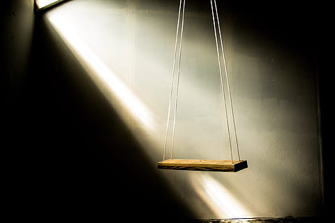 subsol, întuneric, studio, în interior, nici o persoana, mişcare, zi, a închide, lumina soarelui, natură, cădere, montare pe perete, agăţat, umbră, natură moartă, fumul - structura fizică, apă, cablu, arhitectură, metal, lumină - fenomen natural, 2K, CC0, domeniu public, fără drepturi de autor