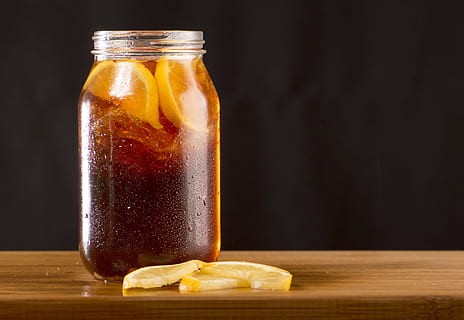 citronskiver, glaskrukke, te, kold, is, mad og drikke, mad, krukke, beholder, indendørs, friskhed, bord, sund kost, studio skud, træ - materiale, drikke, flaske, sort baggrund, forfriskning, kopiere plads, ingen mennesker, klar til at spise, tæt på, stilleben, fristelse, snack, glas, 1080P, CC0, offentligt domæne, royaltyfrie
