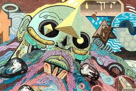 graffiti, tegneserie, abstrakt, væg, moderne kunst, kunstværk, kunst, billedgrafik, maling, malet, multi farvet, Kunst og håndværk, ingen mennesker, arkitektur, kreativitet, mønster, bygget struktur, tæt på, fuld ramme, dag, murbygningsfunktion, repræsentation, baggrunde, bygning udvendig, vægmaleri, gadekunst, håndværk, religion, træ - materiale, turkisfarvet, 2K, CC0, offentligt domæne, royaltyfrie