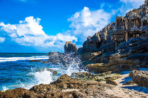 bølger, strand, rev, klipper, vand, hav, skønhed i naturen, klippe, himmel, scenics - natur, jord, bevægelse, rock-objekt, solid, natur, bølge, rock formation, sky - himmel, sprøjt, surfing, dag, vandsport, magt i naturen, udendørs, horisont over vand, breaking, 5K, CC0, offentligt domæne, royaltyfrie