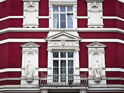 facade, gammel, bygning, vindue, arkitektur, skulptur, pyntet op, gammel by, restaureret, bowever, ornament, stucco facade, stucco elementer, düsseldorf, by, by-, bygning udvendig, bygget struktur, Kunst og håndværk, menneskelig repræsentation, ingen mennesker, repræsentation, dag, mandlig lighed, statue, bue, fuld ramme, lav vinkel visning, flag, indgang, historie, arkitektoniske kolonne, udsmykkede, 4K, CC0, offentligt domæne, royaltyfrie