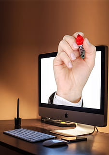 Silber Imac, hölzern, Tabelle, Apfel, imac, iphone, Tastatur, Hand, 3d, Marker, Stift, verlassen, rot, magische Maus, Arbeitsplatz, Monitor, Computer, Schreibtisch, Technologie, Geschäft, Anzeige, Kommunikation, Ausrüstung, menschliche Hand, menschliches Körperteil, eine Person, Körperteil, drinnen, kabellose Technologie, Computerausrüstung, Möbel, Verbindung, halten, Büro, Computerbildschirm, Brille, Finger, 2K, CC0, gemeinfrei, lizenzfrei