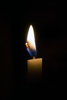lys, ild, belysning, varme, brænding, nat, flamme, brand - naturligt fænomen, varme - temperatur, sort baggrund, mørk, indendørs, studio skud, kopiere plads, belyst, tæt på, natur, ingen mennesker, glødende, hjemlige værelse, lys - naturligt fænomen, enkelt objekt, mørkt rum, lysstyrke, lys ved enden af ​​tunnelen, 4K, CC0, offentligt domæne, royaltyfrie