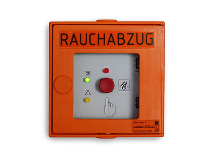 detector de mans, mà, detector d’incendis, polsador, botó, alarma, foc, sistema d’inici de sessió, sistema d’alarma d’incendis, detectors d'incendis, seguretat, sicherheitstechnik, tecnologia, risc, guardar, marca, fum, calor, rwa, cap gent, dia, control, electricitat, text, equipament, tallar, guió occidental, alarma d'incendis, color taronja, comunicació, fons blanc, a l'interior, vigilància, generació de combustible i energia, indústria, accidents i desastres, equipament elèctric, Font d'alimentació, component elèctric, 4K, CC0, domini públic, lliure de regalies