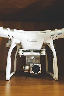 superficiale, messa a fuoco, bianca, drone della fotocamera, dji, fantasma, progredire, Marrone, superficie, fantasma 3, fuco, telecamera, avvicinamento, dettaglio, Tech, lente, fotografia aerea, fotografia drone, Ingranaggio, dispositivo, in casa, tecnologia, nessuno, attrezzatura, natura morta, tavolo, macchinario, temi fotografici, comunicazione, singolo oggetto, macchina fotografica - attrezzatura fotografica, vista dall'alto, assistenza sanitaria e medicina, apparecchio, legno - materiale, metallo, attrezzatura fotografica, pavimentazione, 5K, CC0, dominio pubblico, privo di copyright