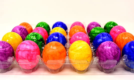 eastern, eggs, table, bread eggs, easter eggs, colored, colorful, egg, easter, happy easter, dyed easter eggs, color, colorful eggs, colored eggs, boiled eggs, easter egg, dyed eggs, colored egg, multi colored, sweet food, food, food and drink, choice, in a row, variation, sweet, large group of objects, celebration, no people, indoors, studio shot, still life, holiday, candy, temptation, 5K, CC0, public domain, royalty free