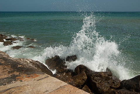 klipper, bølger, udskud, atlantic, marinemaleri, hav, horisont over vand, vand, bevægelse, magt i naturen, bølge, horisont, skønhed i naturen, klippe, strand, scenics - natur, breaking, natur, sprøjt, rock-objekt, strøm, ingen mennesker, jord, sport, rammer, udendørs, 2K, CC0, offentligt domæne, royaltyfrie