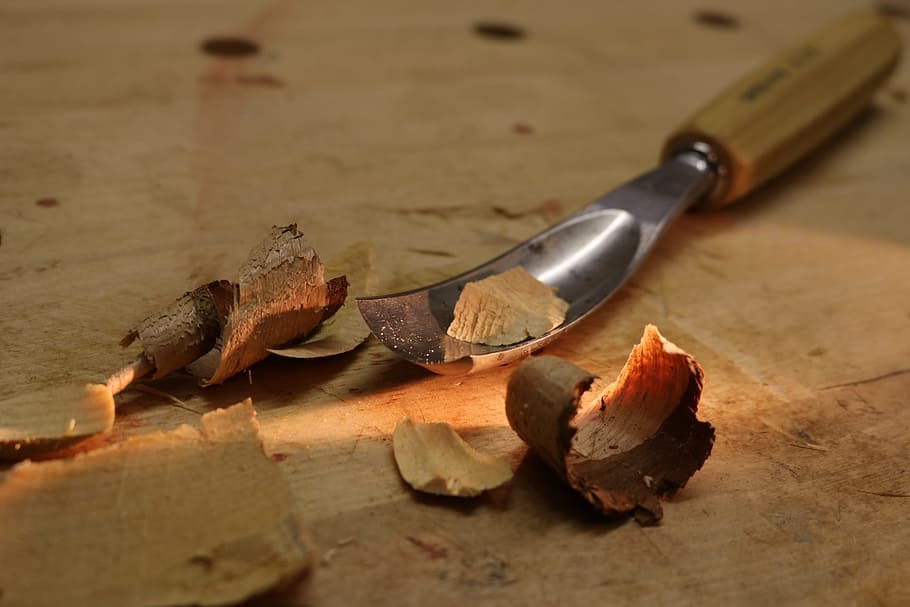 Marrone, maniglia, raschietto per legno, strumento, la lavorazione del legno, intagliare, mestiere, legna, lavoro, modificare, artigianato del legno, nessuno, in casa, giorno, cibo, avvicinamento, natura morta, parte vegetale, messa a fuoco selettiva, foglia, tavolo, asciutto, legno - materiale, natura, vista dall'alto, autunno, cibo e bevande, metallo, le foglie, secco, 5K