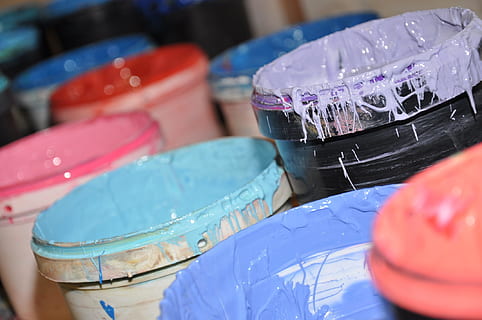 mehrere Behälter, Farbe, Tinte, pantone, Nahansicht, drinnen, selektiver Fokus, Essen und Trinken, mehrfarbig, keine Leute, Blau, Gruppe von Objekten, Teller, Stillleben, Lebensmittel, Container, Tabelle, Pinsel, Geschäft, Verkauf, mittlere Gruppe von Objekten, Gruppe, Haushaltsausstattung, Geschirr, lila, 1080P, CC0, gemeinfrei, lizenzfrei