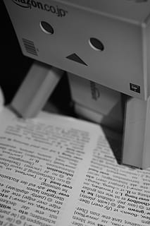 danbo, tancar, llegir, text, paper, a l'interior, llibre, educació, cap gent, primer pla, comunicació, guió occidental, natura morta, publicació, vista d’angle alt, enfocament selectiu, obert, cultura i entreteniment artístic, pàgina, script no occidental, guió, centrar-se en primer pla, 4K, CC0, domini públic, lliure de regalies